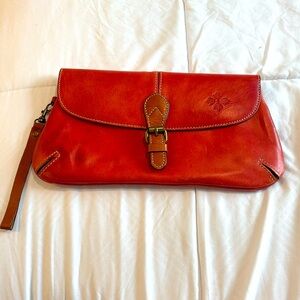 NWOT Patricia Nash clutch